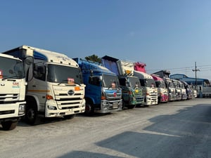 รถสิบล้อตู้