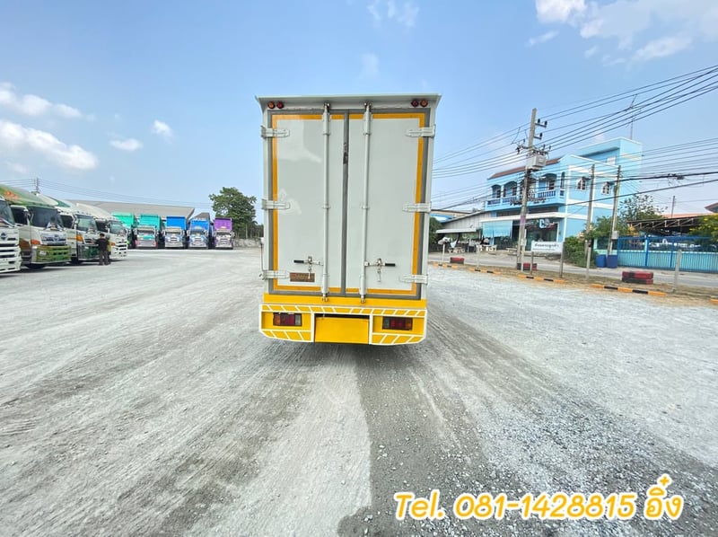 สี่ล้อตู้ ISUZU NLR 104 แรง ปี 2564 (1635)