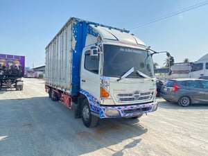 หกล้อตู้สิบบาน HINO FC9J 175 แรง ปี 2556 (8338) หกล้อตู้สิบบาน HINO FC9J 175 แรง ปี 2556 (8338)