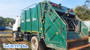 รถหกล้อบรรทุกขยะ HINO FG8J 240 แรง (4084)