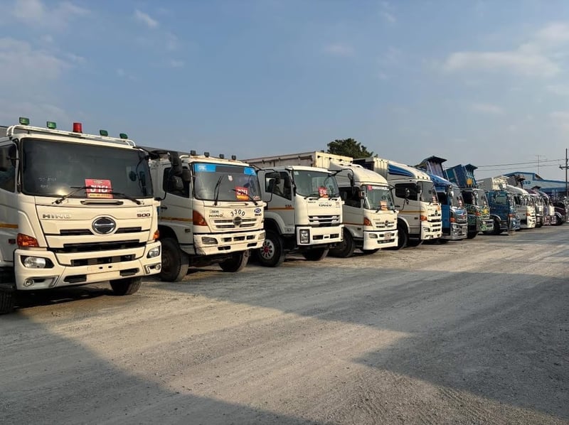 สิบล้อหัวลาก