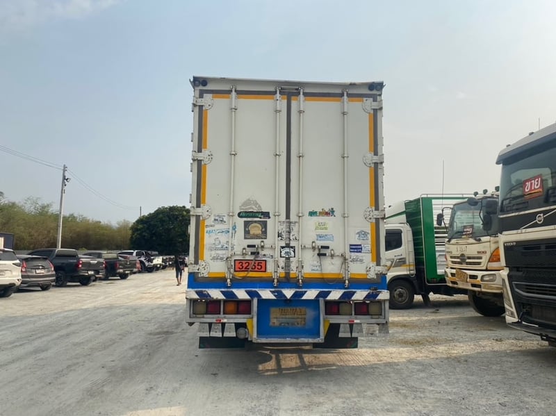 หกล้อตู้สิบบาน ISUZU FTR 240 ปี2557(9785)