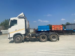 สิบล้อหัวลาก VOLVO FH 440 แรง ปี 2558 (8454)