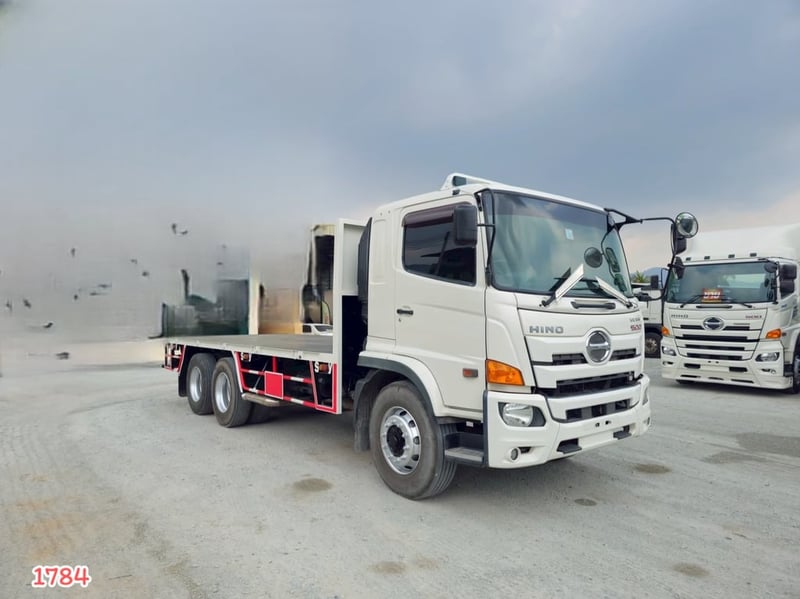 สิบล้อพื้นเรียบ HINO FL8J 260 แรง ปี 2560 (1784)