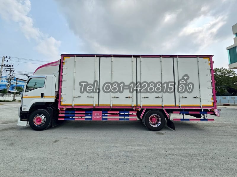 หกล้อตู้สิบบาน ISUZU FTR 240 แรง ปี 2565 (5322) หกล้อตู้สิบบาน ISUZU FTR 240 แรง ปี 2565 (5322)