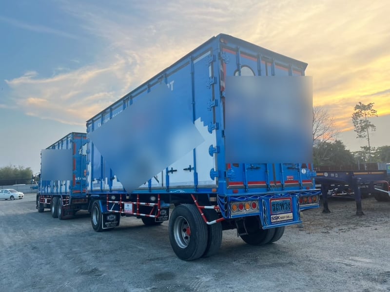 สิบล้อตู้สิบบานพ่วง HINO  FL8J 260 แรง ปี 2565 (7642,7643)