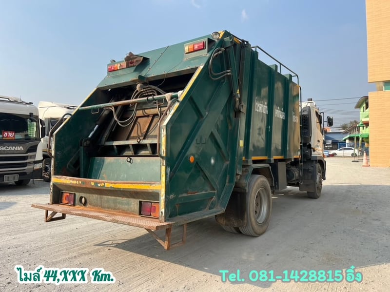 รถหกล้อบรรทุกขยะ HINO FG8J 240 แรง ปี2566 (4048) รถหกล้อบรรทุกขยะ HINO FG8J 240 แรง ปี2566 (4048)