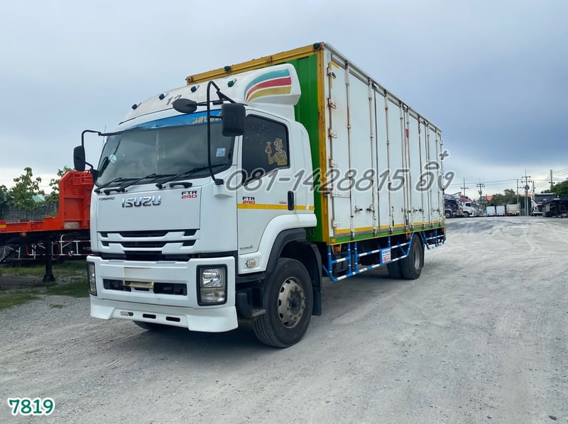  หกล้อตู้สิบบาน ISUZU FTR 240 แรง ปี 61 (7819)