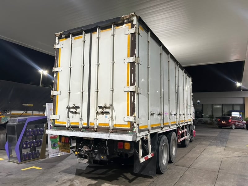 สิบสองล้อตู้สิบบาน HINO GY2P 380 แรง ปี 52 หลังคาลอน (7998)