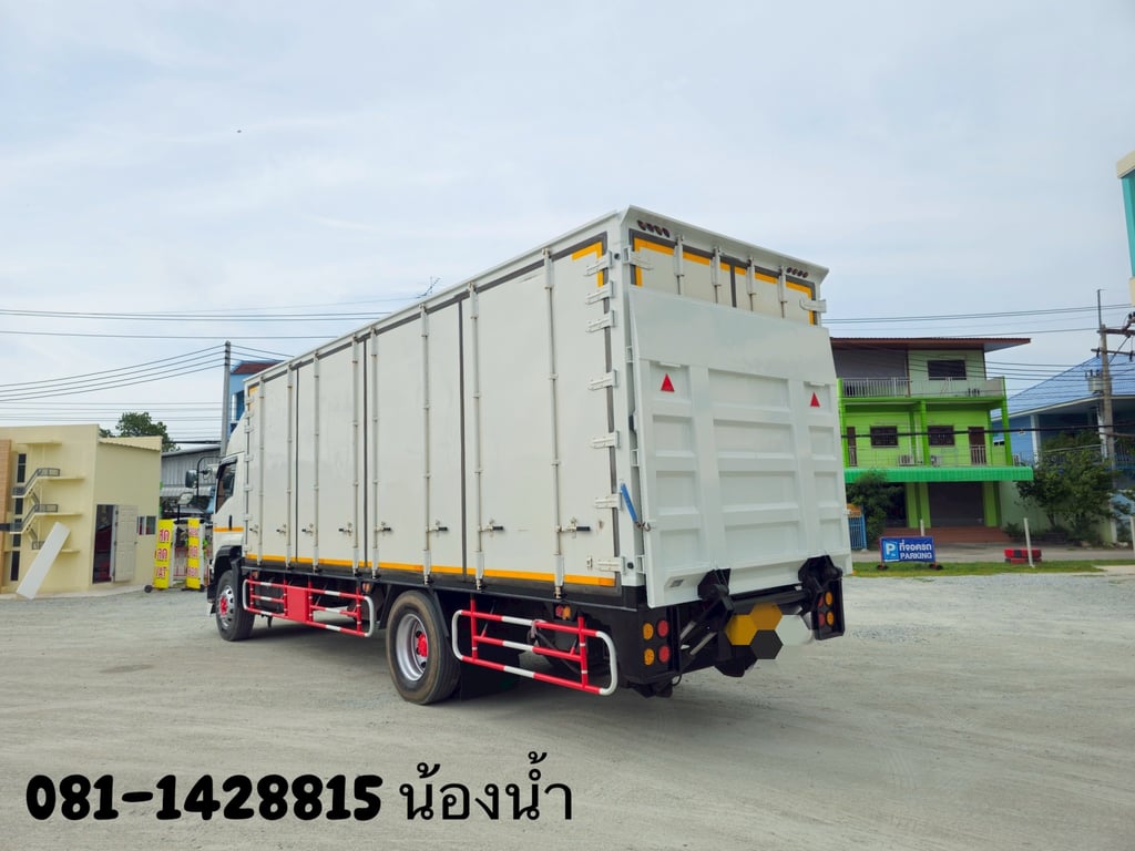ISUZU FTR 240แรงม้า รถบรรทุก 6ล้อ ตู้แห้ง ปี2021 (5105)