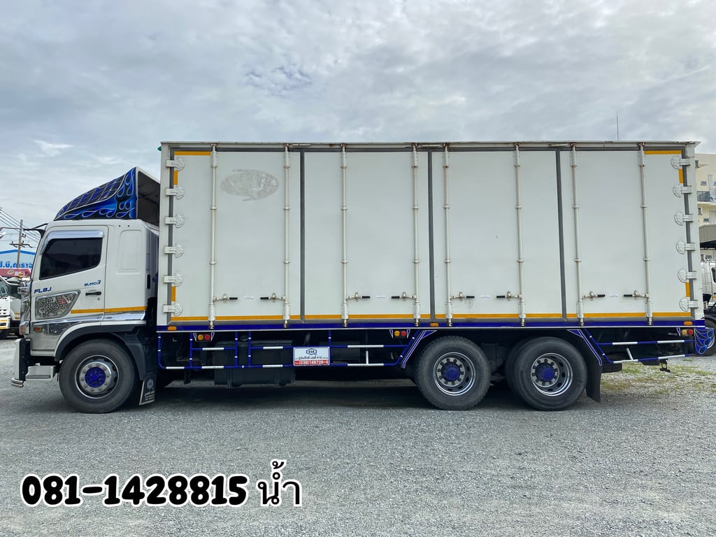 HINO FL 260แรงม้า รถบรรทุก 10ล้อ ตู้แห้ง ปี2021 (6127)