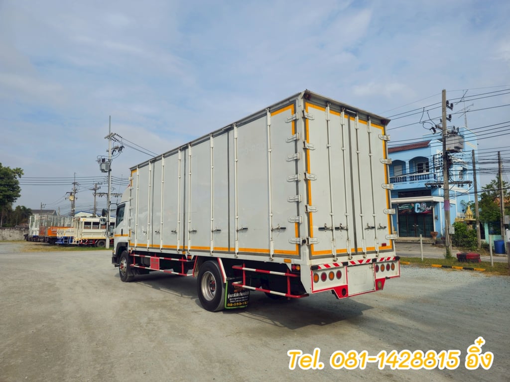 หกล้อตู้สิบบาน ISUZU FTR 240 แรง ปี 2555 (5404)