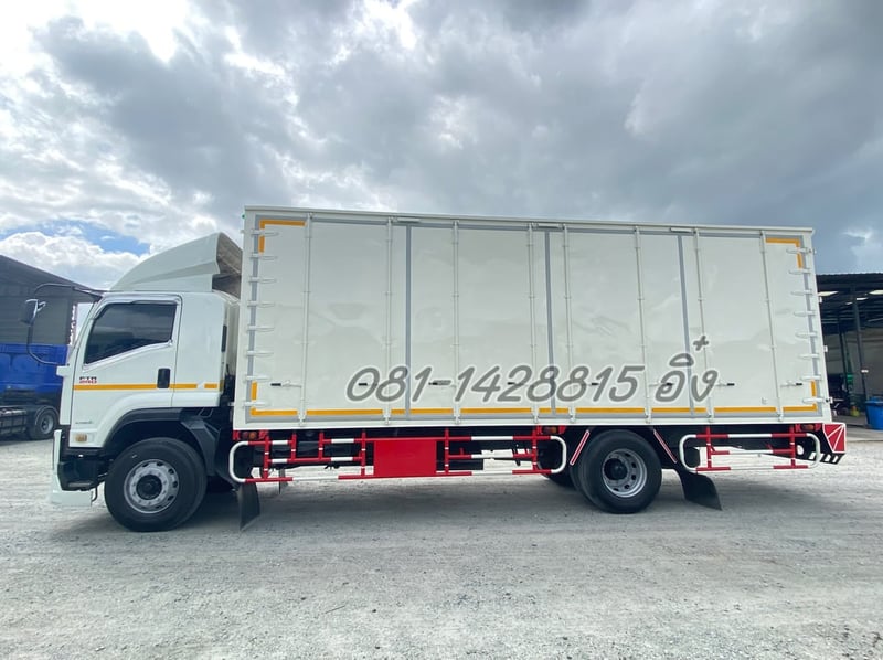 หกล้อตู้สิบบาน ISUZU FTR 240 แรง ปี 2561 (0510) หกล้อตู้สิบบาน ISUZU FTR 240 แรง ปี 2561 (0510)