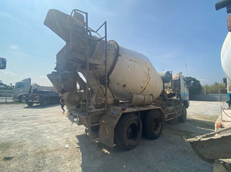 สิบล้อโม่ปูน HINO FM1A 330 แรง ปี 2555 (0742) สิบล้อโม่ปูน HINO FM1A 330 แรง ปี 2555 (0742)