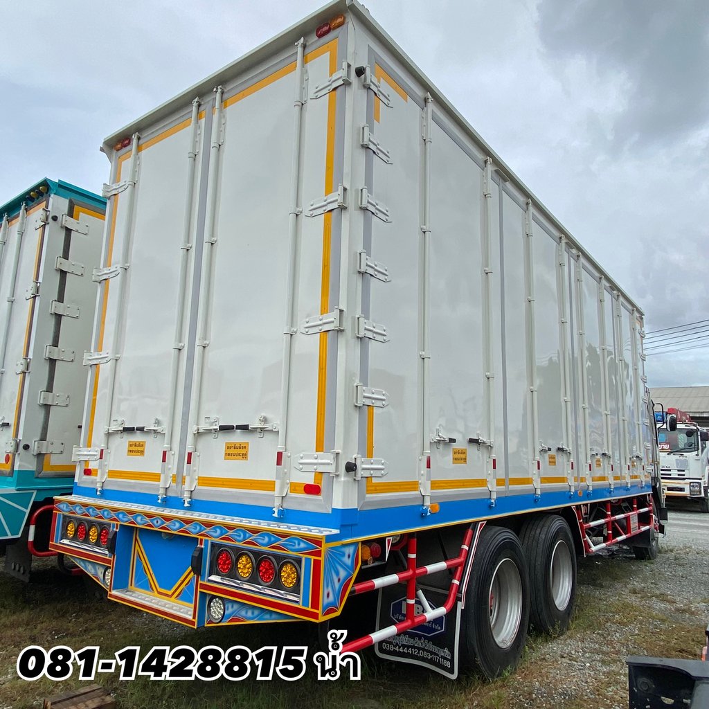🚚 สิบล้อตู้ ISUZU FVM 240 แรง เพลาเดียว ปี 2556 (4822) 🚚 สิบล้อตู้ ISUZU FVM 240 แรง เพลาเดียว ปี 2556 (4822)