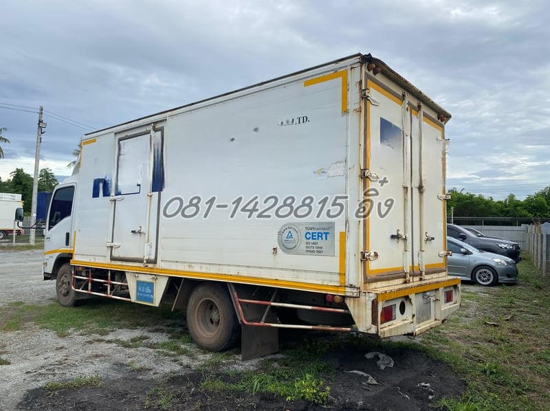 หกล้อตู้ ISUZU NPR 150 แรง ปี 56 (1069) หกล้อตู้ ISUZU NPR 150 แรง ปี 56 (1069)