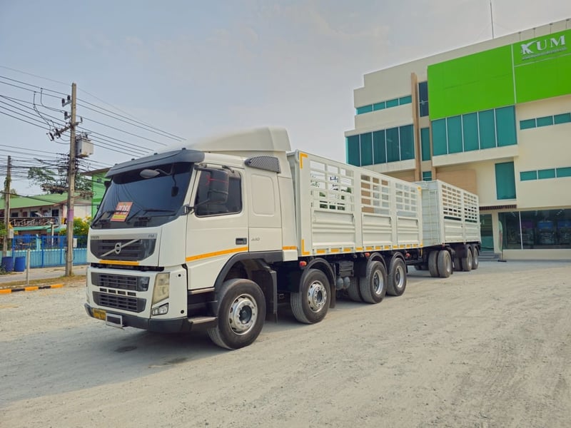 สิบสองล้อดั้มพ์ ISUZU FYH 360 แรง ปี 2556 (2505,2506) สิบสองล้อดั้มพ์ ISUZU FYH 360 แรง ปี 2556 (2505,2506)