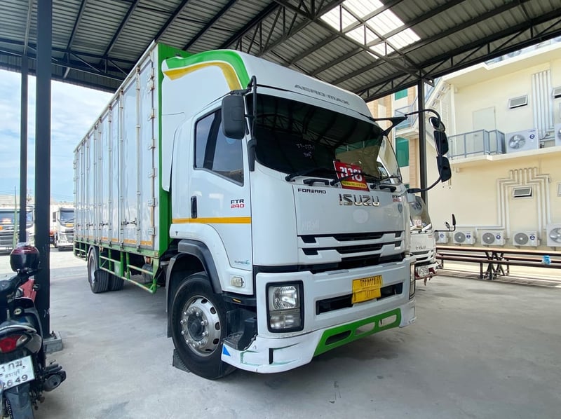 หกล้อตู้สิบบาน ISUZU FTR 240 ปี 2560 (0651)