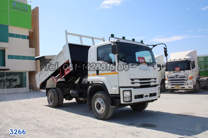 หกล้อดั้มพ์ ISUZU FTR 240 แรง ปี 2566 (3266)