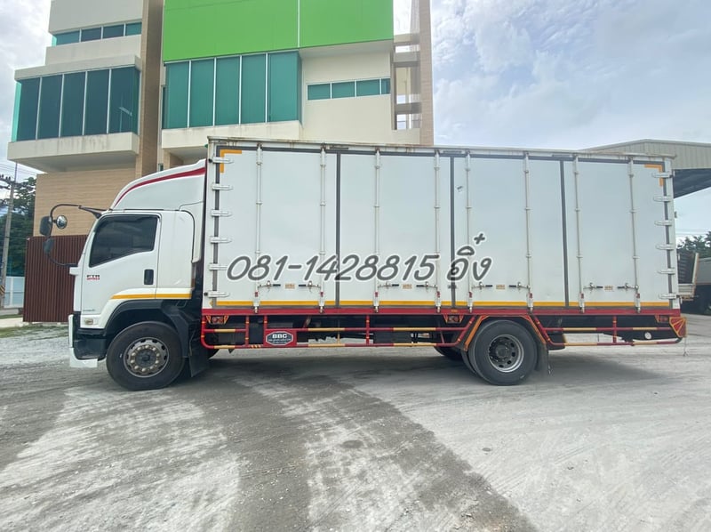 หกล้อตู้สิบบาน ISUZU FTR 240 แรง ปี 2561 (8202) หกล้อตู้สิบบาน ISUZU FTR 240 แรง ปี 2561 (8202)
