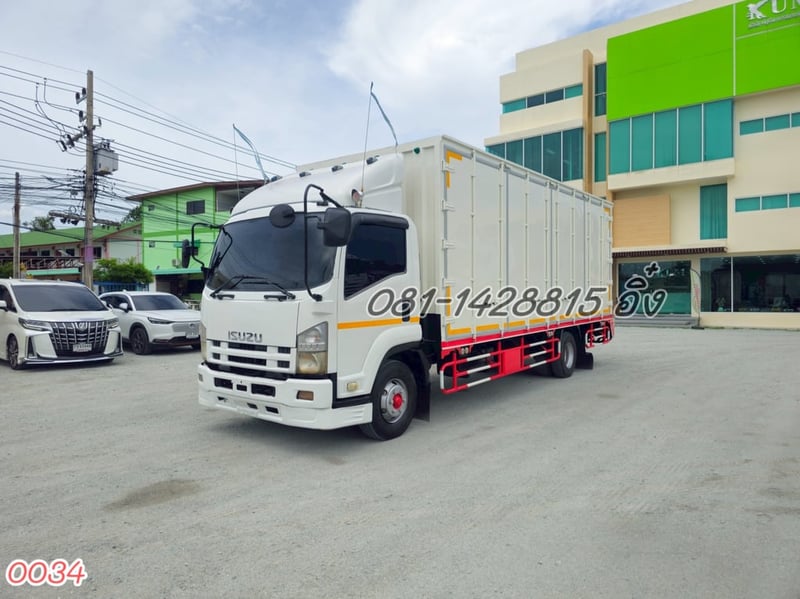 หกล้อตู้สิบบาน ISUZU FRR 190 แรง ปี 2556  (0034)