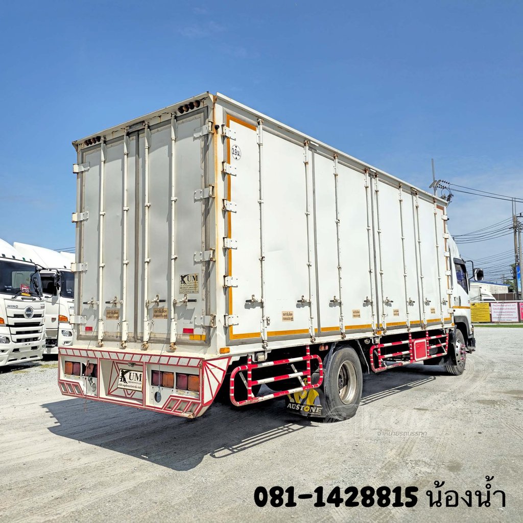 ISUZU FTR 240แรงม้า รถบรรทุก 6ล้อ ตู้แห้ง ปี2015 (2715)