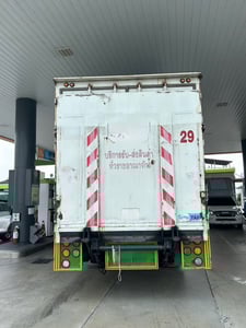 หกล้อตู้สิบบบาน ISUZU FTR 240 แรง ปี2559 (3447)