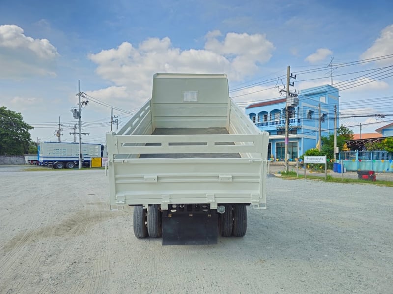 หกล้อดั้มพ์ ISUZU FRR 210 แรงม้า ปี 64  (3221)