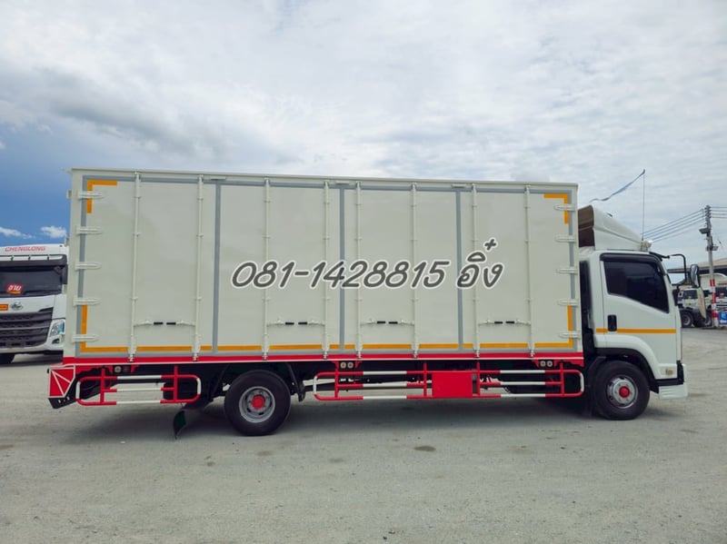 หกล้อตู้สิบบาน ISUZU FRR 190 แรง ปี 2556 (0034) หกล้อตู้สิบบาน ISUZU FRR 190 แรง ปี 2556 (0034)