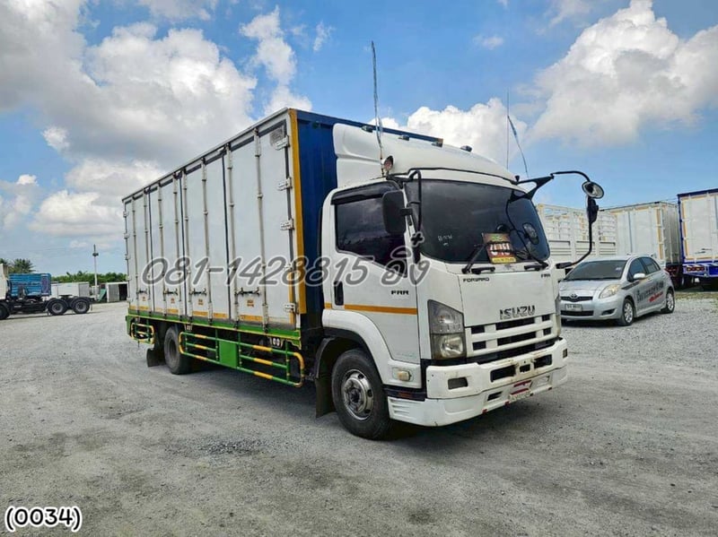 หกล้อตู้สิบบาน ISUZU FRR 190 แรง ปี 2556  (0034)