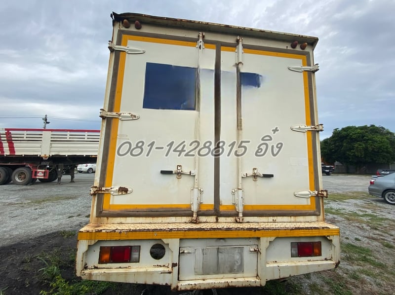 หกล้อตู้ ISUZU NPR 150 แรง ปี 56 (1069) หกล้อตู้ ISUZU NPR 150 แรง ปี 56 (1069)