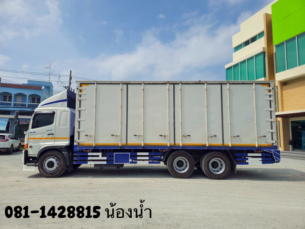HINO FL 260แรงม้า รถบรรทุก 10ล้อ ตู้แห้ง ปี2022 (9027)