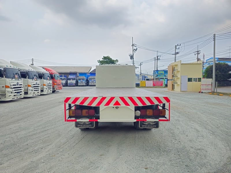 สิบล้อพื้นเรียบ HINO FL8J 260 แรง ปี 2560 (1784)