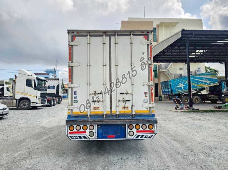 หกล้อตู้สิบบาน ISUZU FRR 190 แรง ปี 2556 (0034) หกล้อตู้สิบบาน ISUZU FRR 190 แรง ปี 2556 (0034)