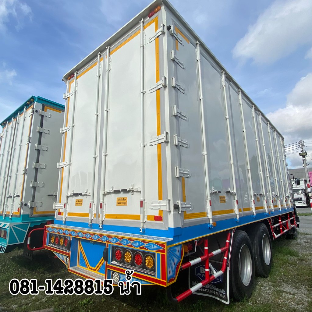 🚚 สิบล้อตู้ ISUZU FVM 240 แรง เพลาเดียว ปี 2556 (4822) 🚚 สิบล้อตู้ ISUZU FVM 240 แรง เพลาเดียว ปี 2556 (4822)
