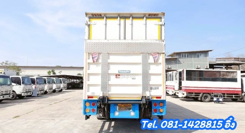 หกล้อตู้สิบบาน HINO FG8J 240 แรง ปี 2567 (8260)