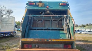 รถหกล้อบรรทุกขยะ HINO FG8J 240 แรง (4084)