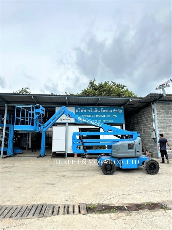 รถกระเช้า Boom Lift Genie Z-45-25J