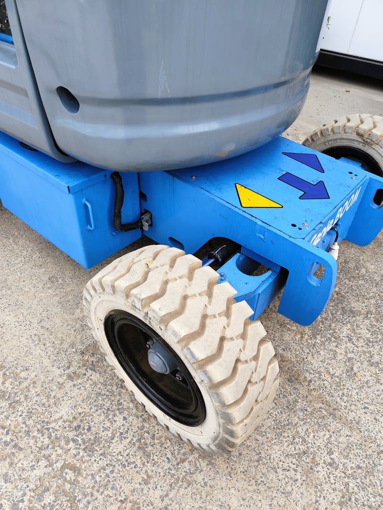 รถกระเช้า Boom Lift Genie Z-4525J