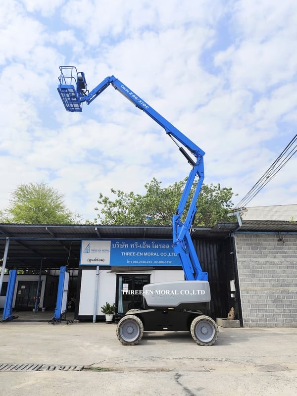 รถกระเช้า Boom Lift Genie Z60-37DC