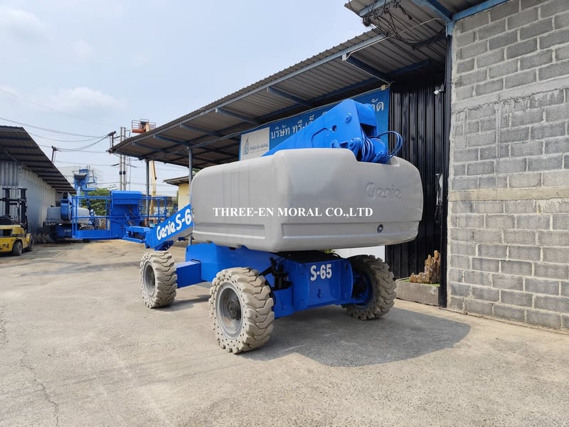 รถกระเช้า Boom Lift Genie S65