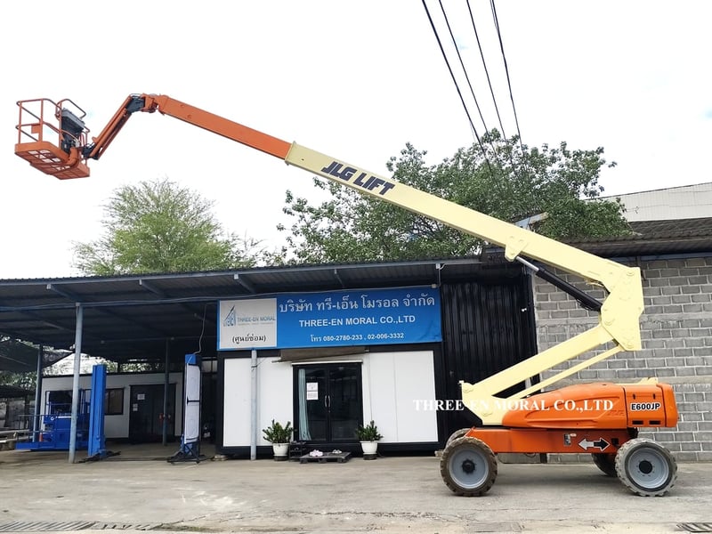รถกระเช้า Boom Lift JLG E600JP