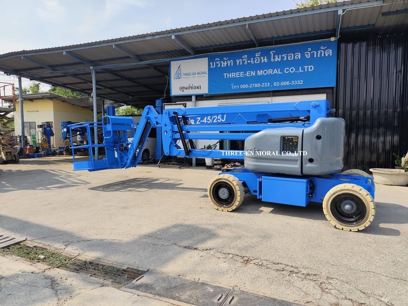 รถกระเช้า Boom Lift Genie Z45-25J