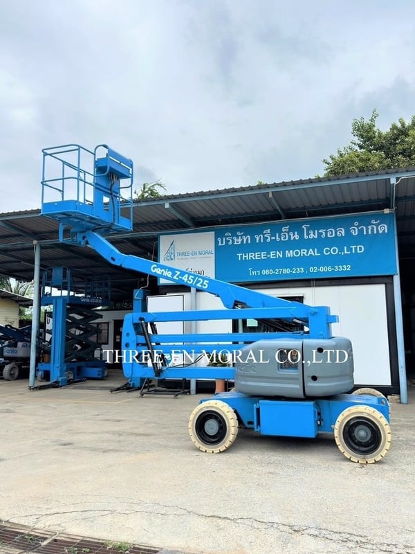 รถกระเช้า Boom Lift Genie Z45-25