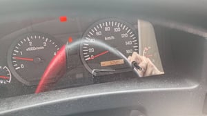 ขายด่วน NLR สภาพสวย ใช้งานแค่ 2 ปี ตัวถังแบบตู้ทึบสิบบาน พร้อมใช้งาน