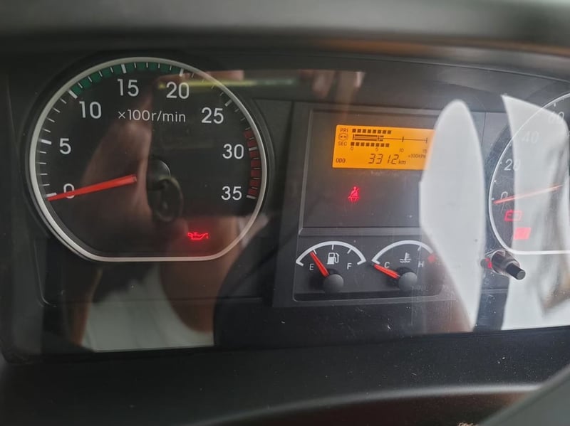 ISUZU FTR 240แรงม้า รถบรรทุก 6ล้อ รถหัวลากติดเครน เลขไมล์ 3,312 กม.