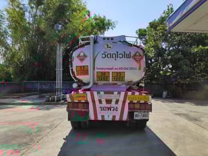 ขายรถเทลเลอร์บรรทุกน้ำมัน 30000ลิตร (ขายแยกหัวลาก-หางบรรทุก) ขายรถเทลเลอร์บรรทุกน้ำมัน 30000ลิตร (ขายแยกหัวลาก-หางบรรทุก)