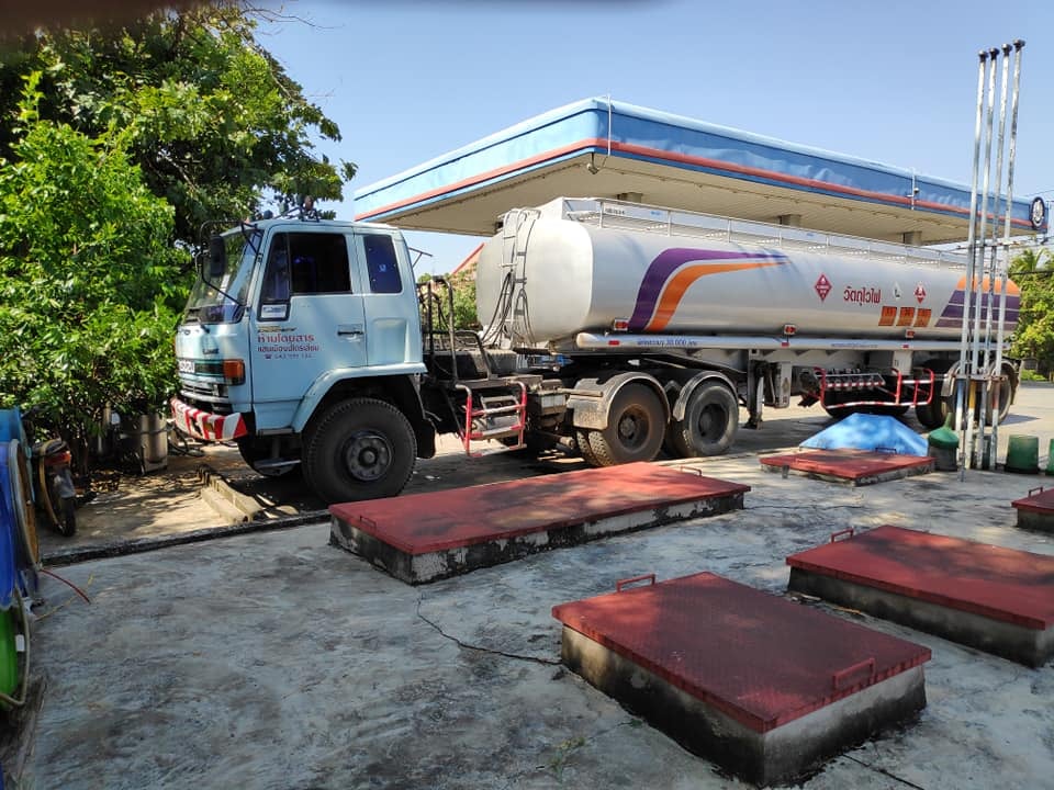 ขายรถเทลเลอร์บรรทุกน้ำมัน 30000ลิตร (ขายแยกหัวลาก-หางบรรทุก)