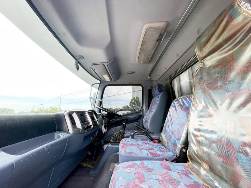 6 ล้อ คอก HINO FG9J 175 แรง ปี 55 ยาว 5.6 x 2.2  ม.