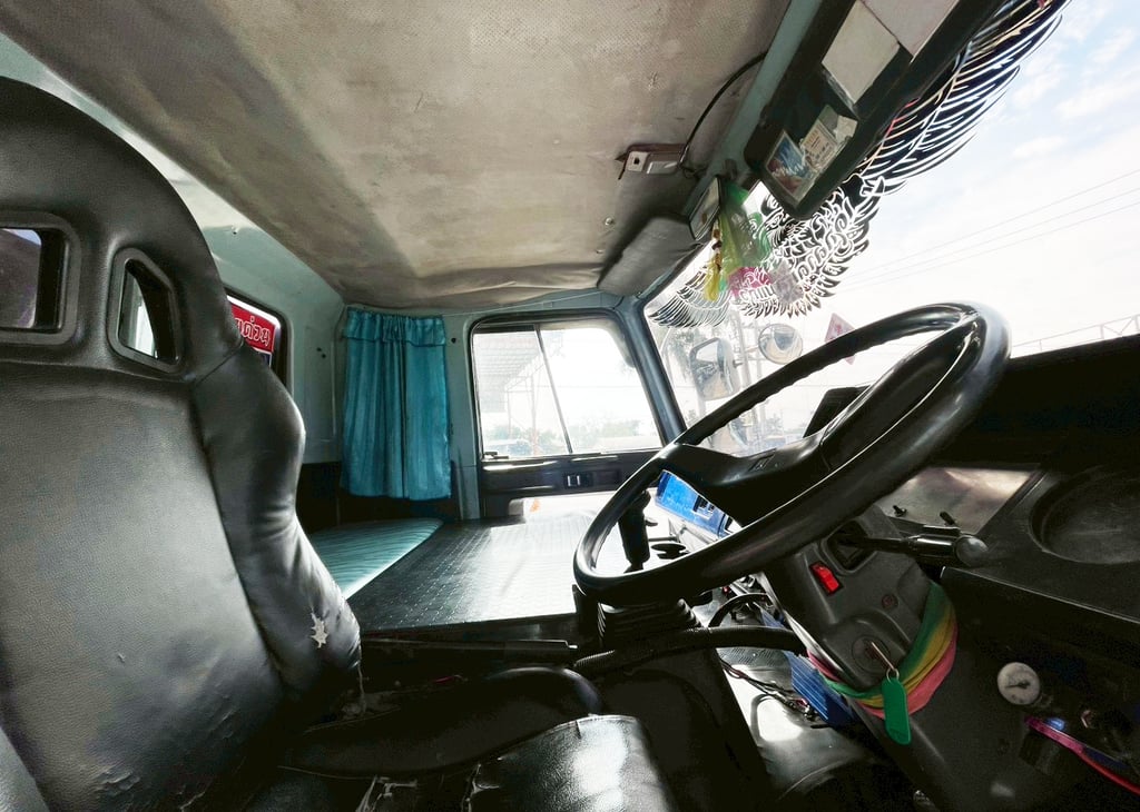 สิบล้อ เข้ามาอีกแล้ว  ISUZU FXZ 240 แรง ปี 44